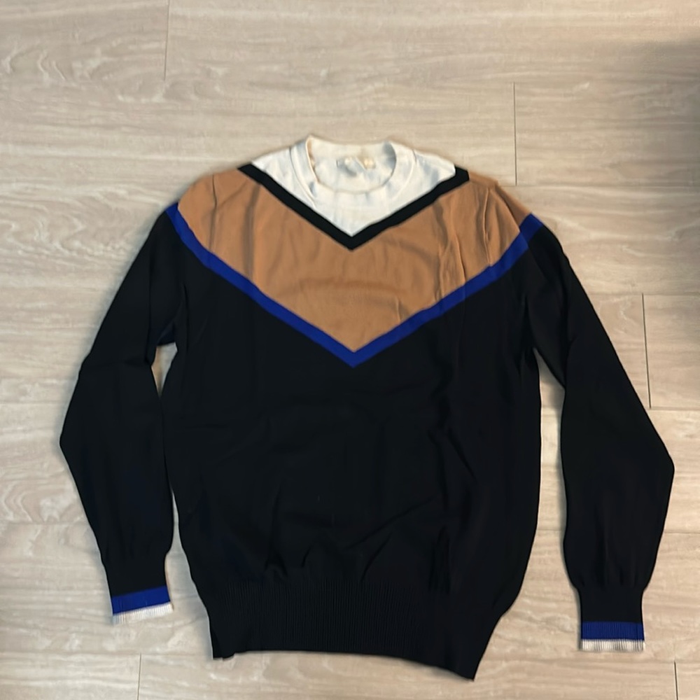 H&M V shape sweater